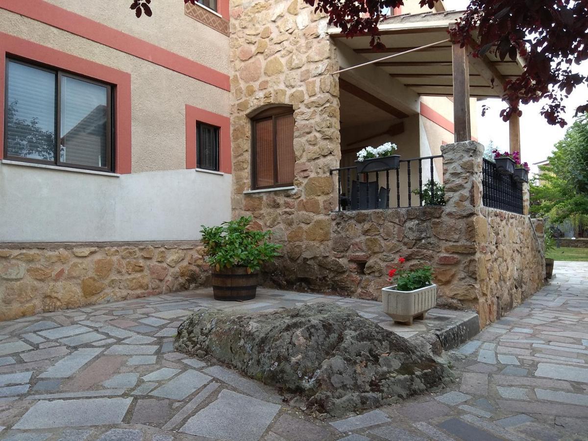 Casa Rural Las Tuyas En Segovia Palazuelos de Eresma Esterno foto