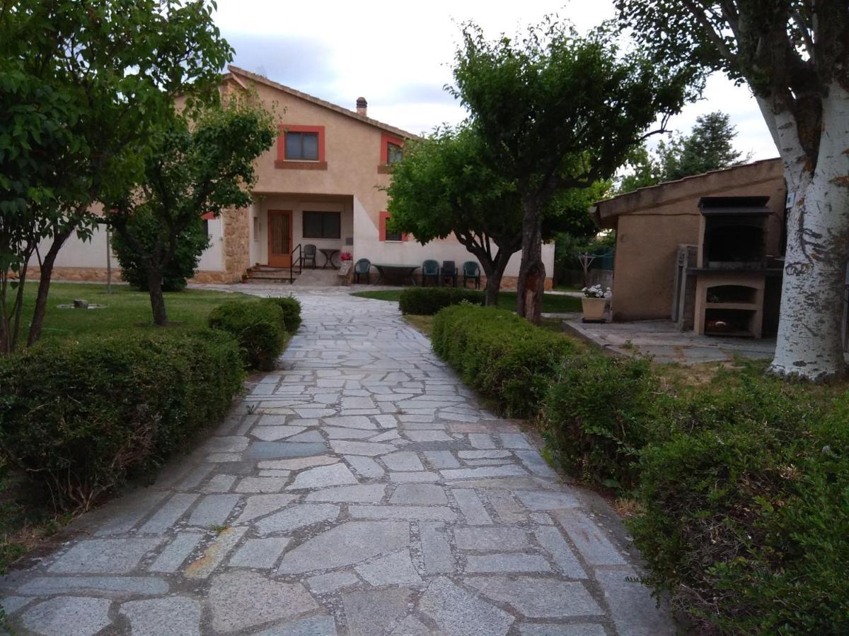 Casa Rural Las Tuyas En Segovia Palazuelos de Eresma Esterno foto